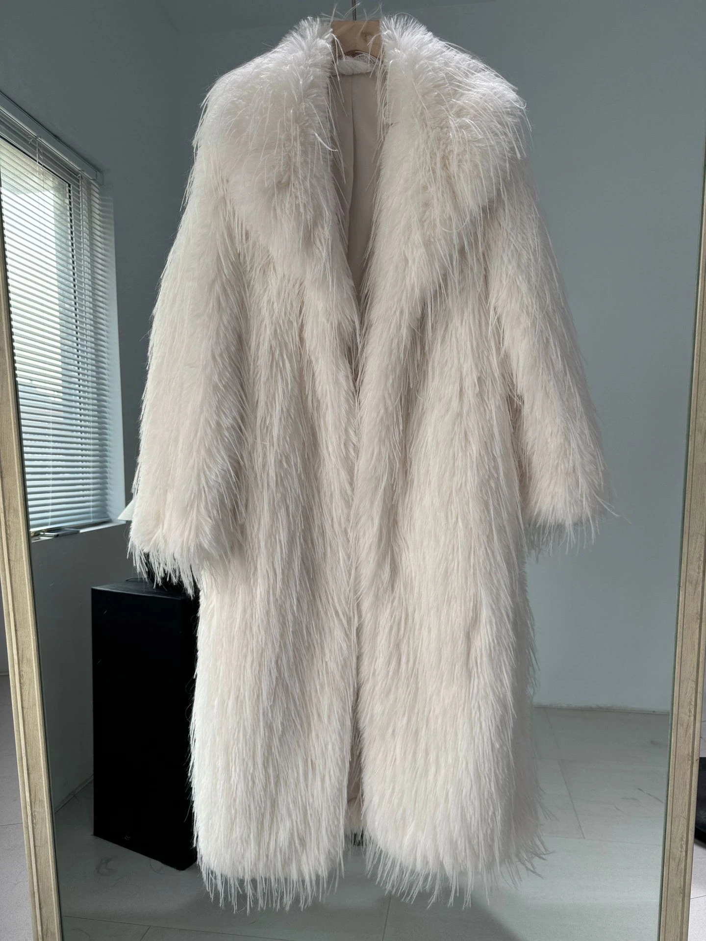 Factory Loose Faux Long Pile Ostrich Fur Coat Full Sleeves Long Style Luxury Thick Warm Fluffy Winter Fur Coats For Ladies Women