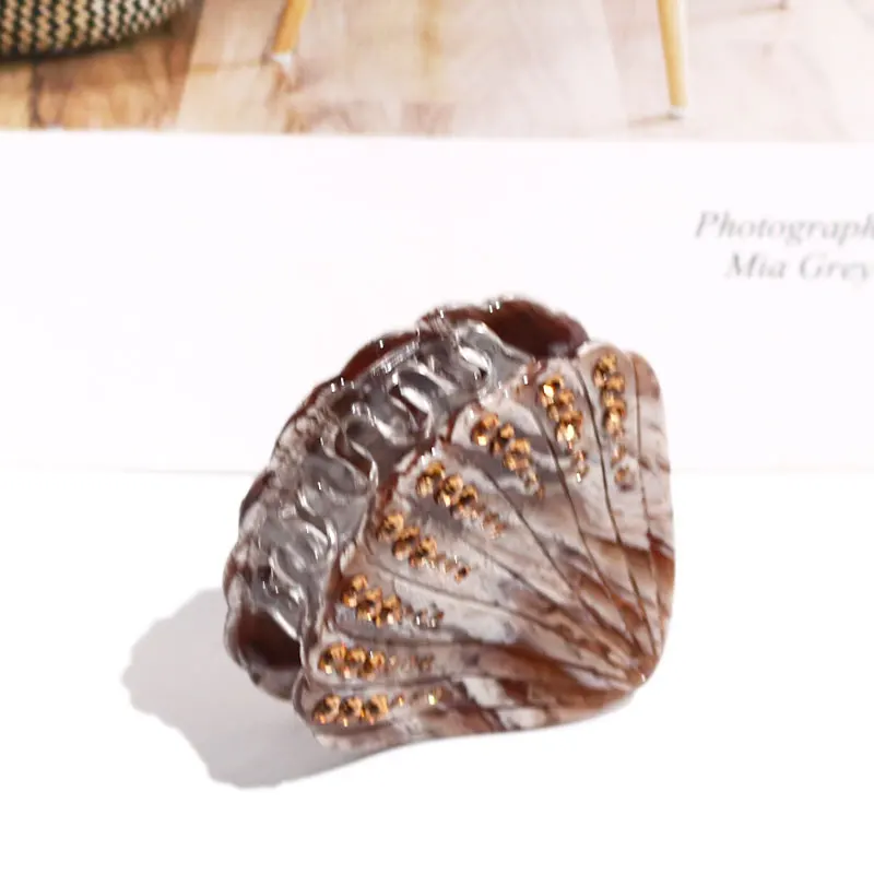 XinMei ocean sea shell hair claw clips luxury rhinestone hair claw clips sparkle crystals stylish acetate seashell jaw claw clip
