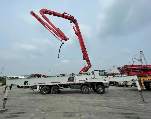Used Concrete Pump Truck Concrete Boom Pump Putzmeister for Sale