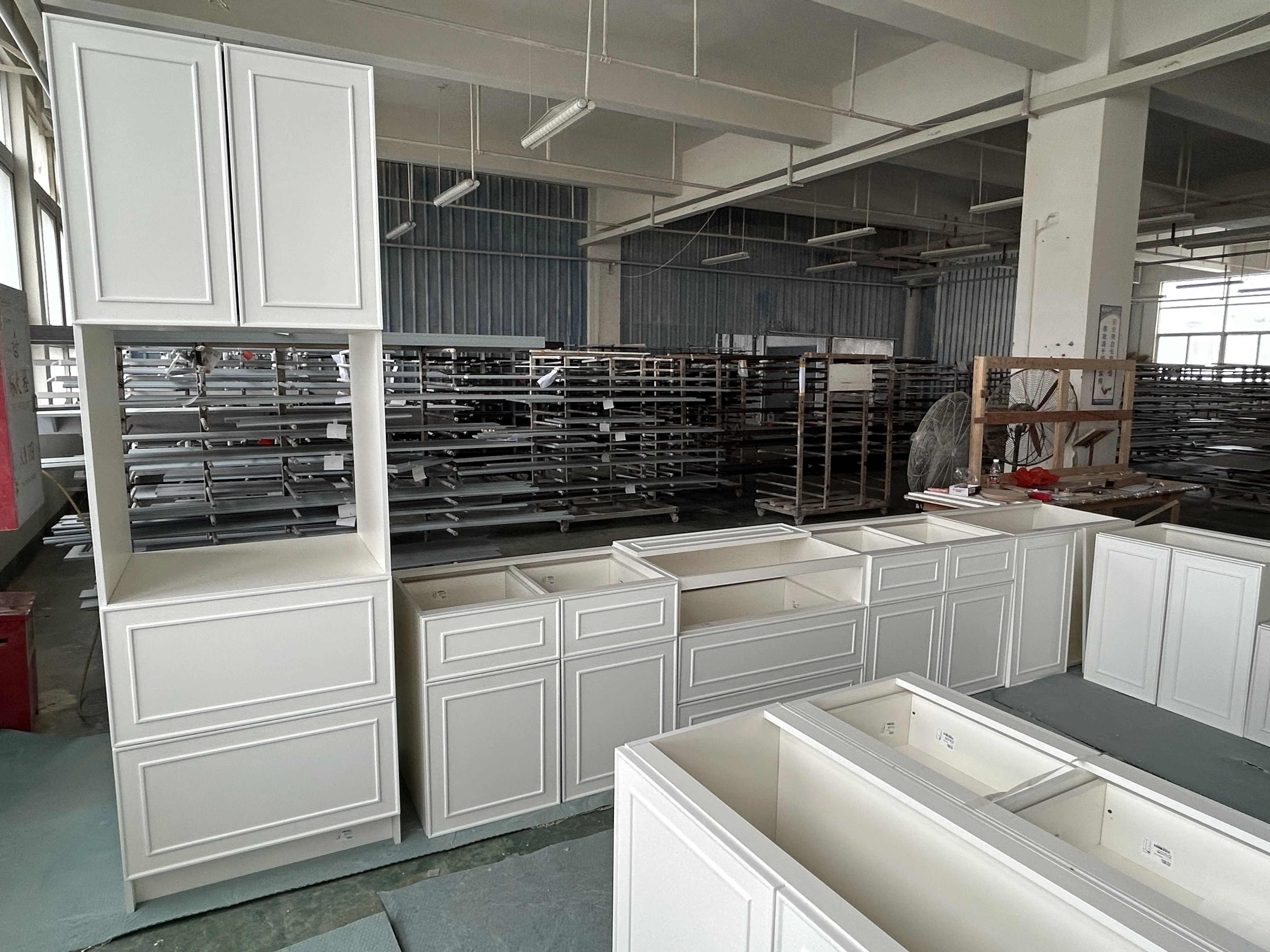 High End Classic Small Custom Wooden and White Painting Kitchen Cabinets Design