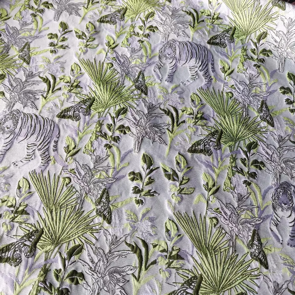 Luxury tiger design brocade jacquard fabric for lady dress fabric with many color