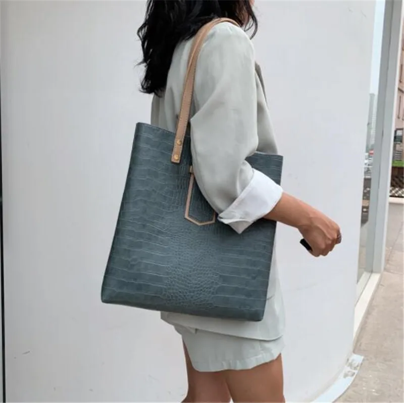 China Factory Promotion candy color handbag boston bangkok with custom logo