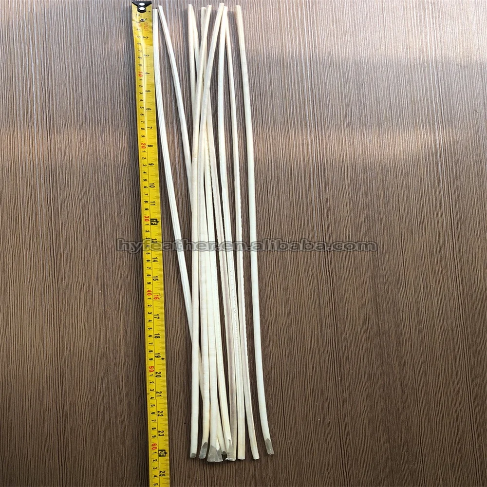 Оптовая продажа окрашенные натуральные белые павлиньи палочки перья материал для вязания мух рыболовные принадлежности поделки