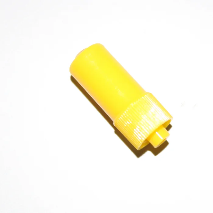 Disposable plastic yellow heparin used for syringe
