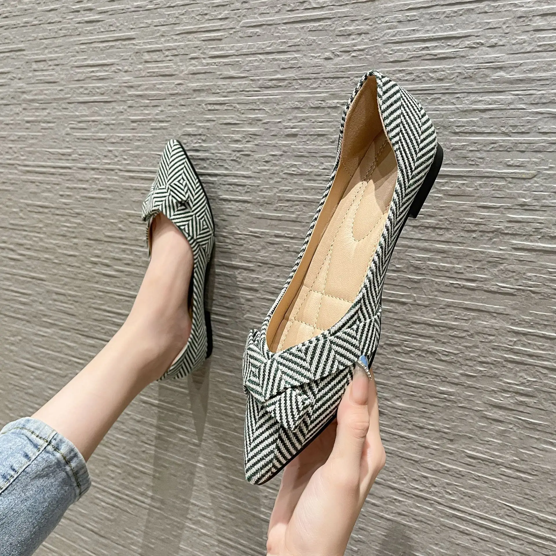 Hot selling pointy toe cute bow custom shoes manufacturers flat shoes for ladies luxury shoes