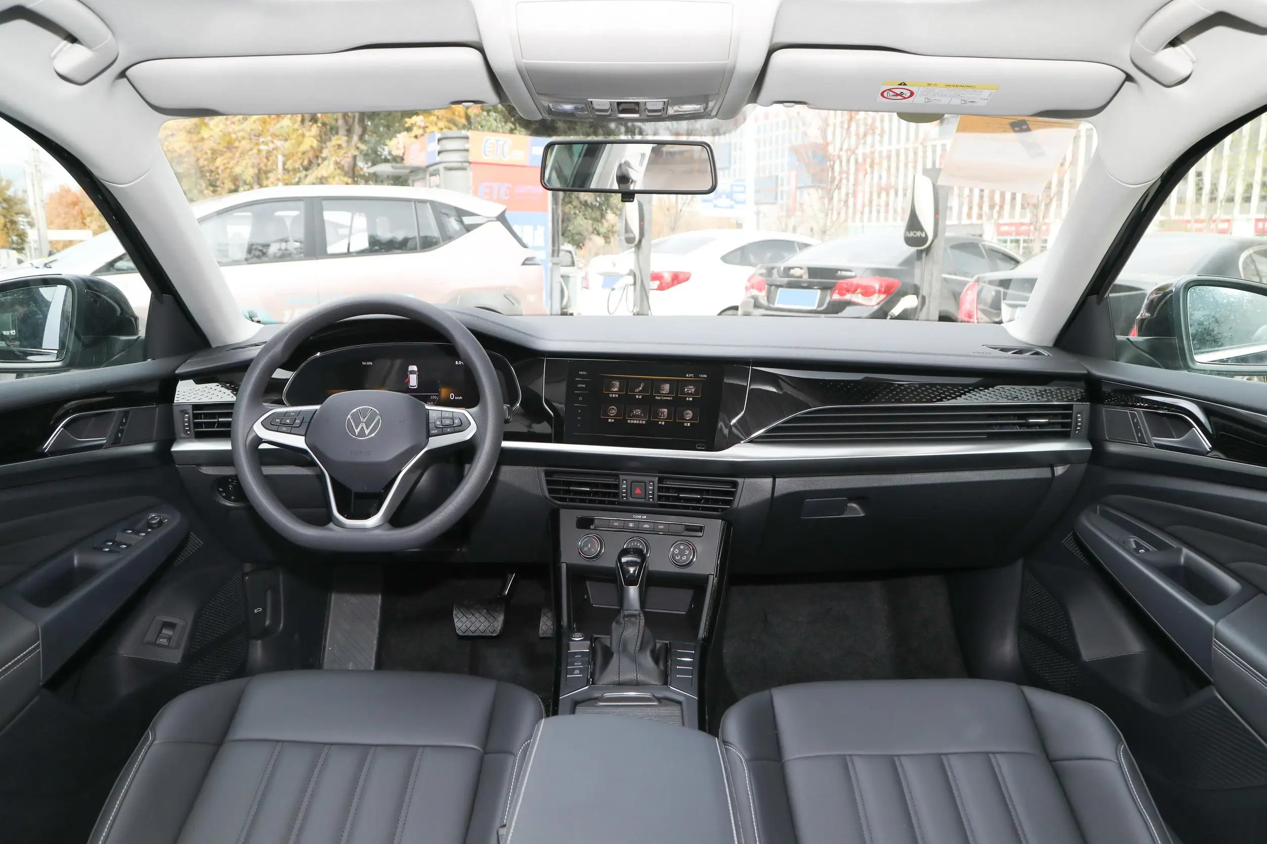 2024 Заводская распродажа 4D Седан VW PASSAT 1 4 T 2 0 DCT многофункциональный руль 8l двигатель Китай дешевый Volkswagen Passat