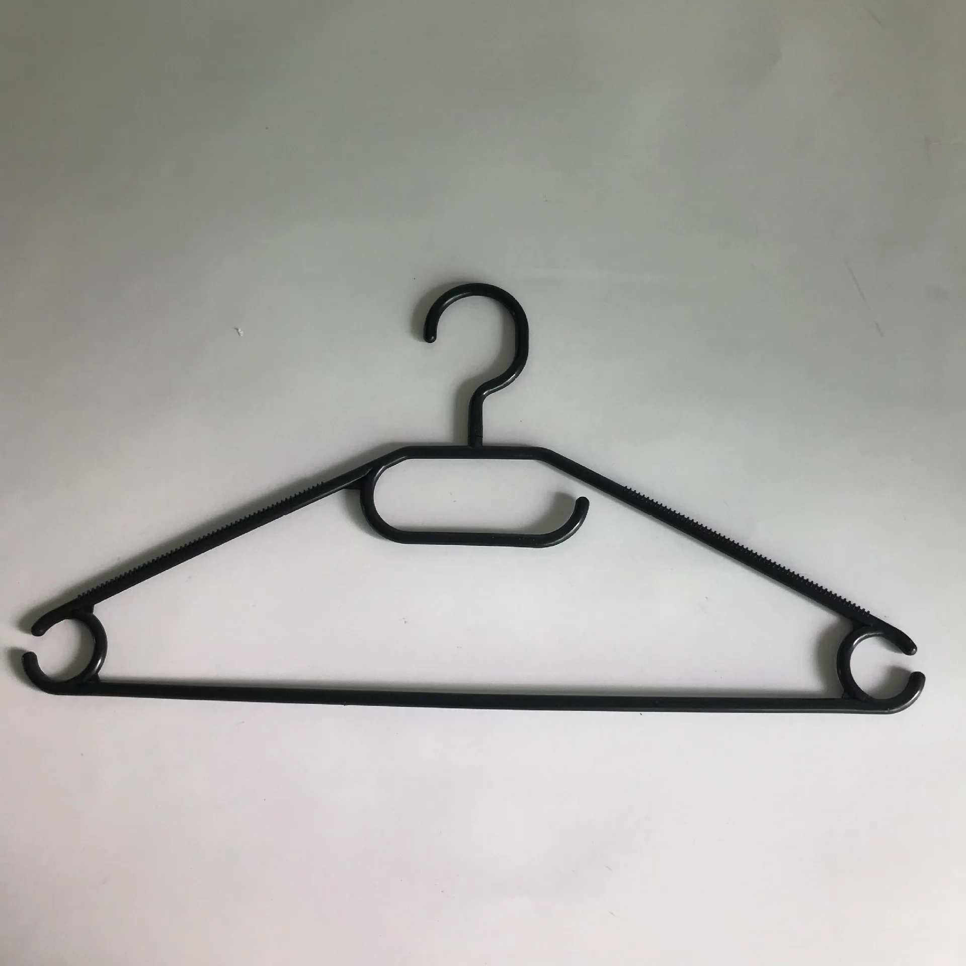 wholesale Plastic hanger adult hanging rack black ABS plastic sturdy hanger for clothes anti slip closet organization
