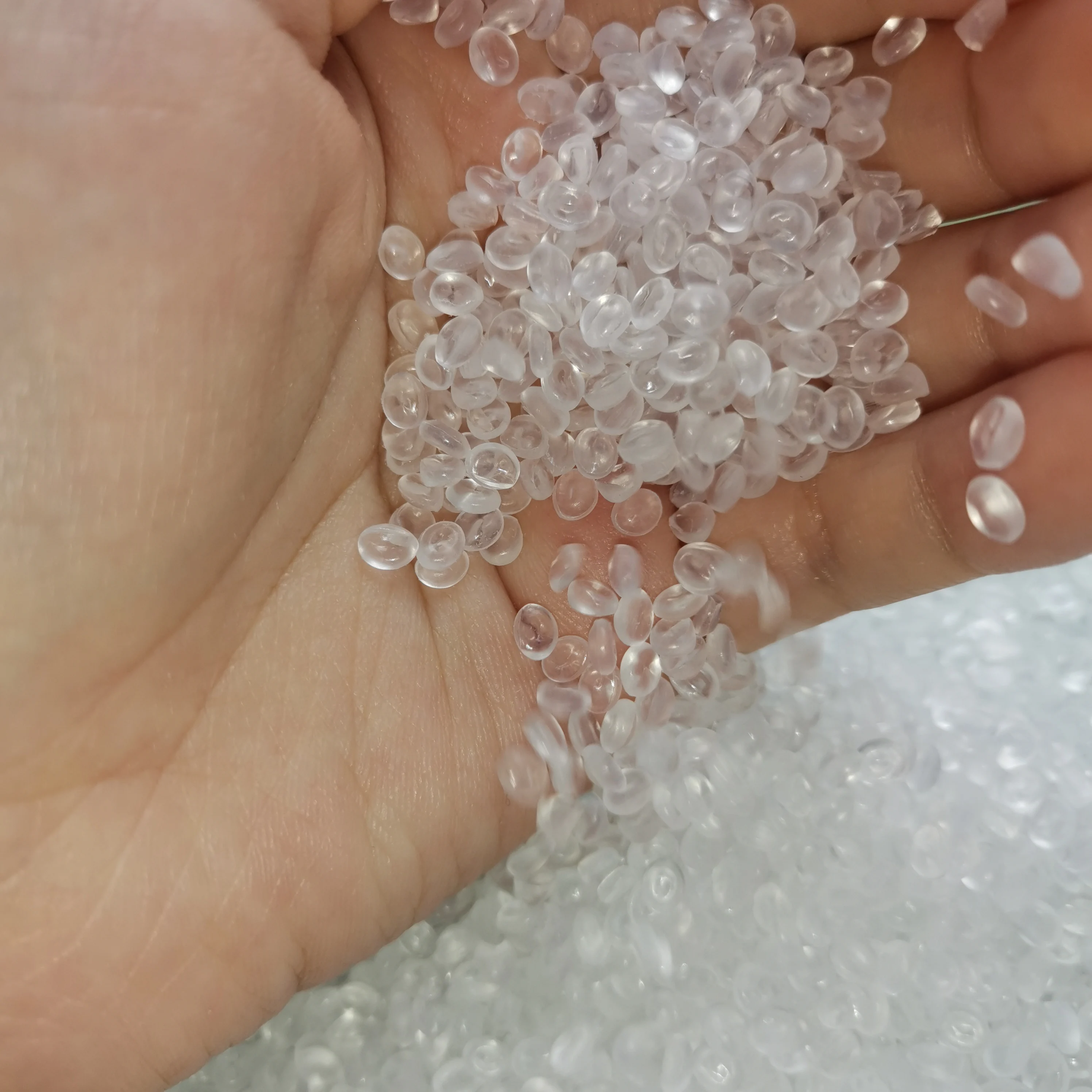 Factory selling plastic pellet EVA/ Ethylene Vinyl Acetate granules EVA V4110J for pipe and hose/ transparent EVA material