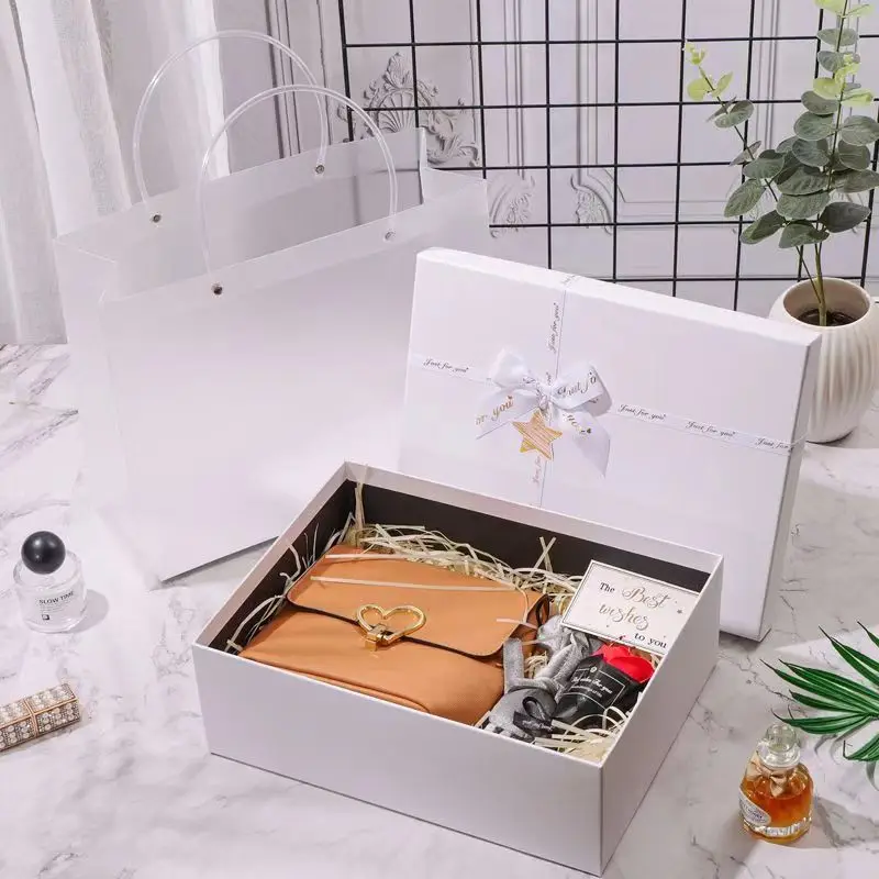 Wholesale Custom Luxury Rigid Cardboard Gift Lid And Base Paper Box Gift Boxes For Present