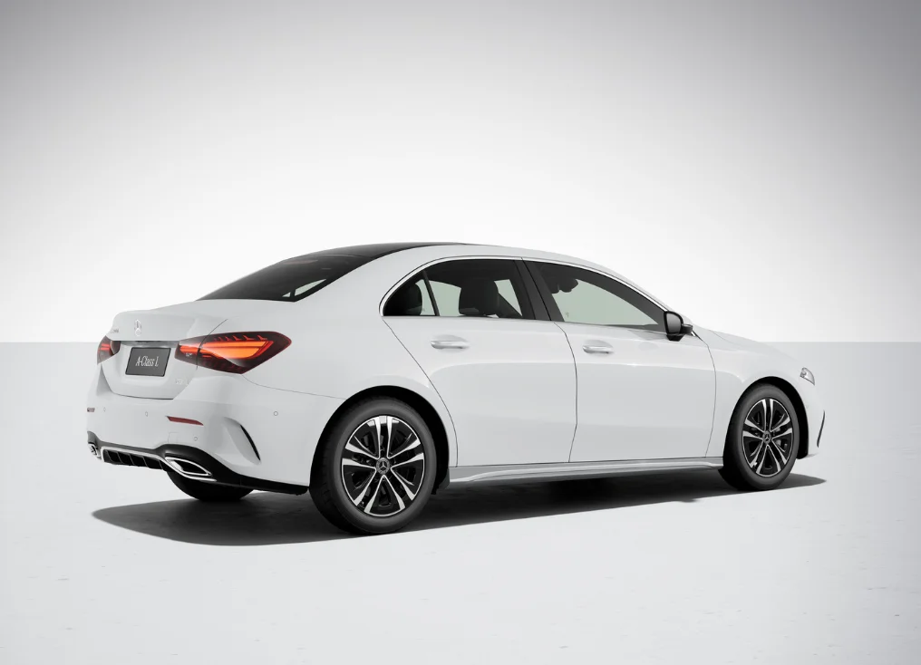 High Performance 2024 Chinese Mercedes-Amg Benz A Class 180L/200L Left Hand Drive Sedan Gasoline Vehicle Luxury New Car For Sale