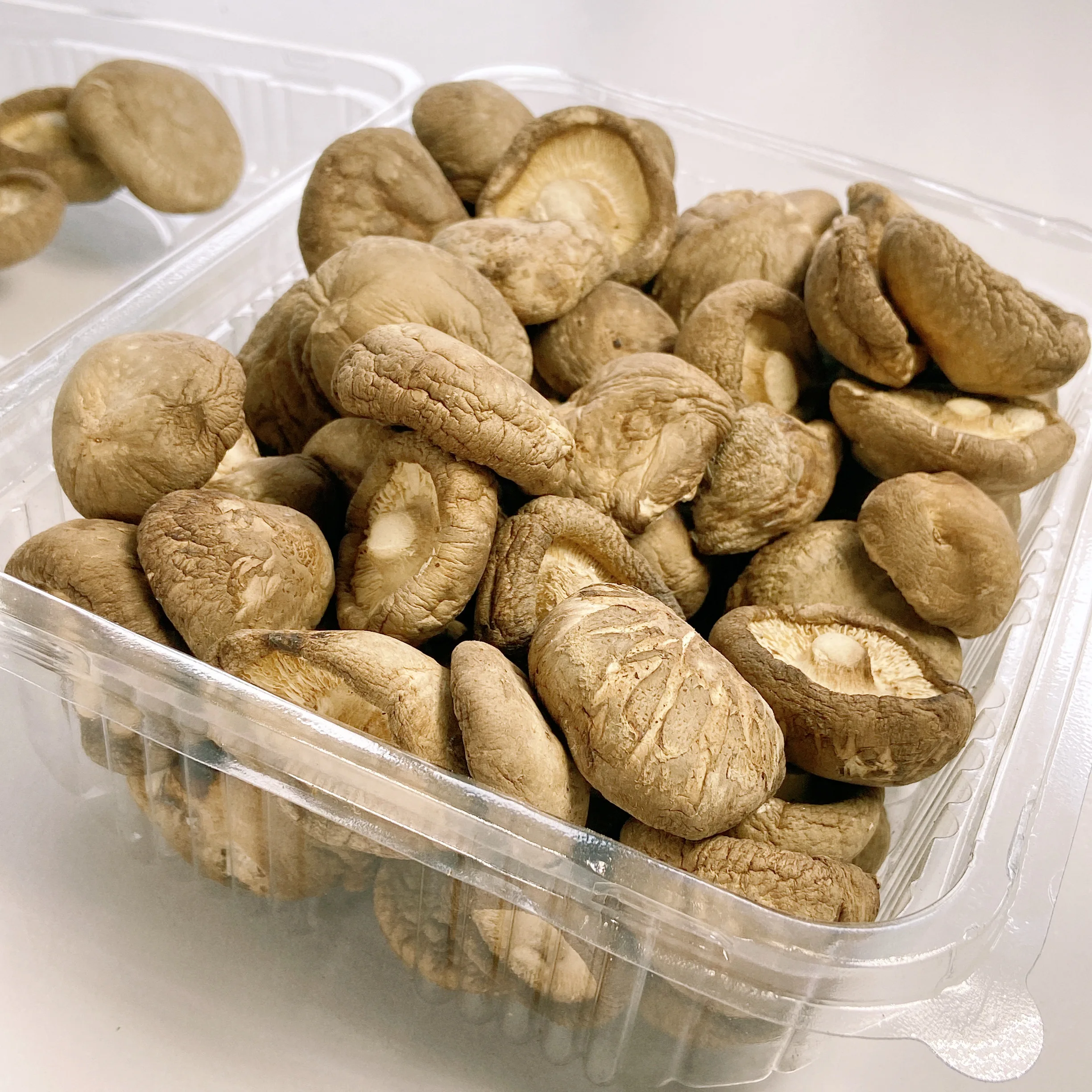 Shelf Life China High Quality Tawny Organic Shiitake Dry Mushroom Dried