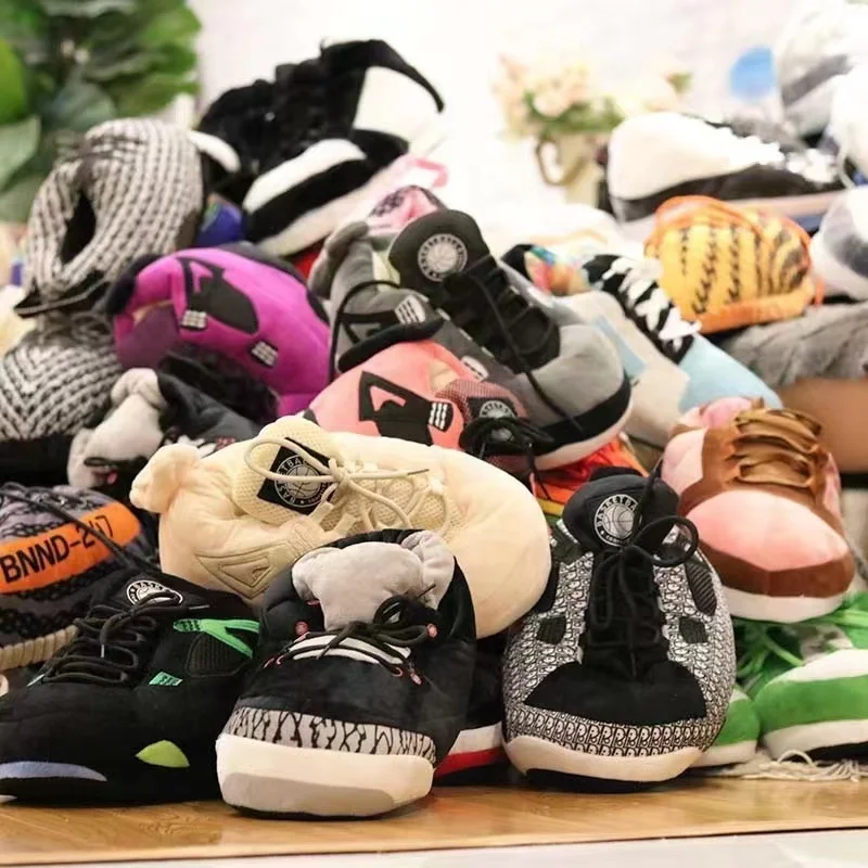 2023 HOT home slipper costoum plush sneakers one size fits all sneaker slippers men