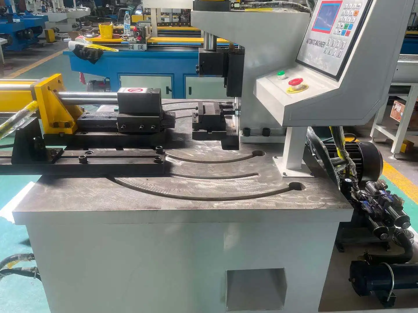 Metal Pipe and Tube Notching Machine Semi-automatic Corner Notching Machine with High Accuracy