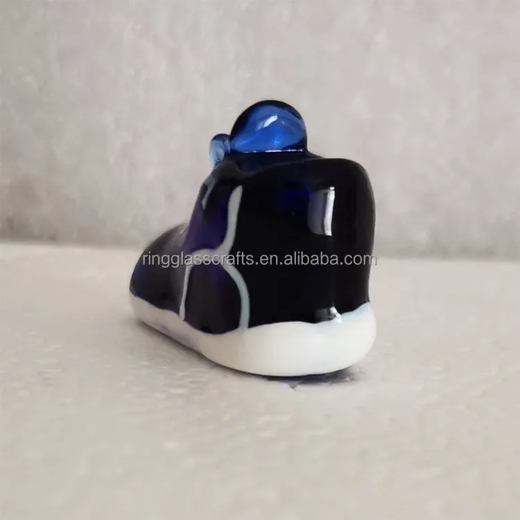 Glass shoe 1-3.jpg