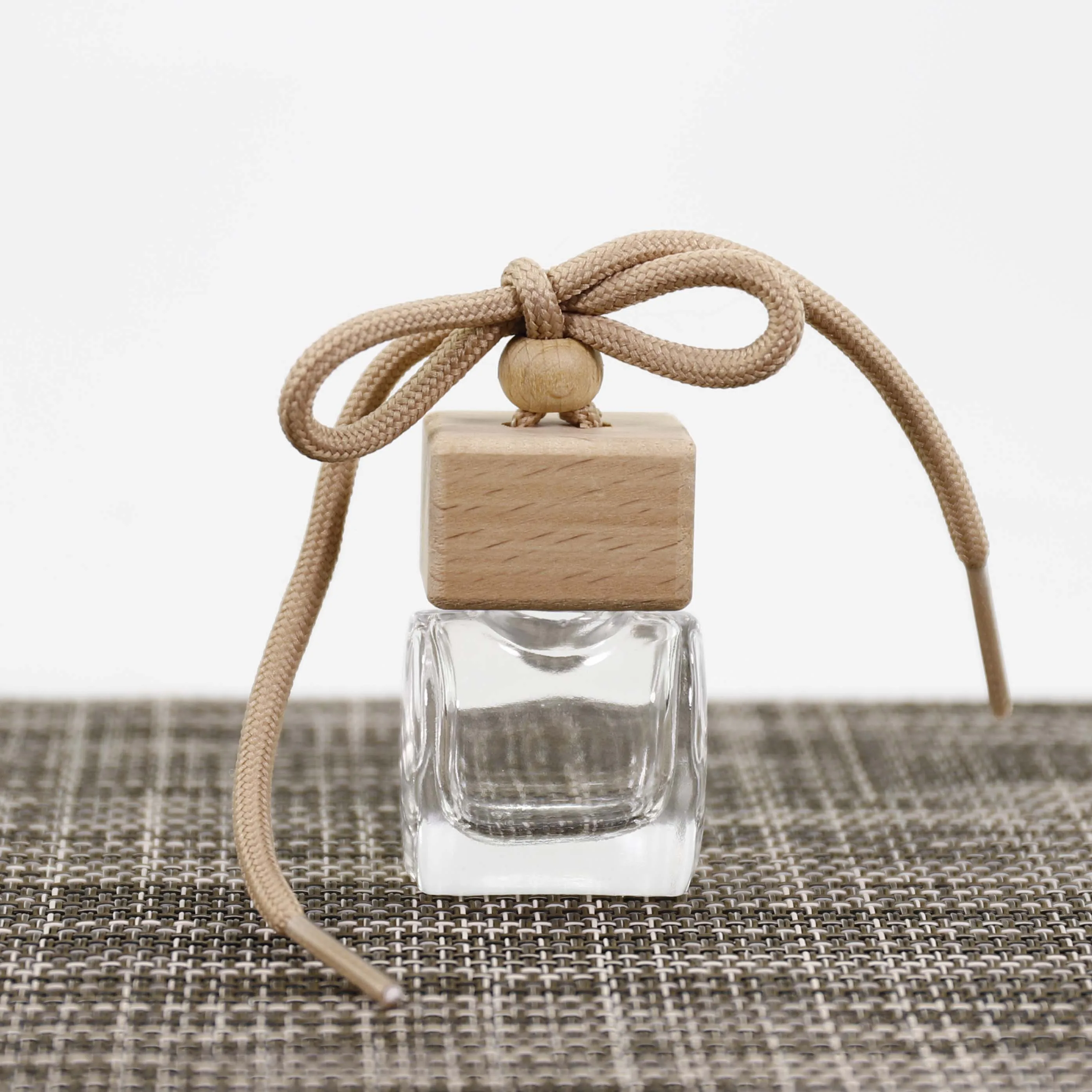 Aroma Diffuser 8Ml Fragrance Bottle Diffuser Glass Car Air Freshener Hanging Perfume Bottle With Wooden