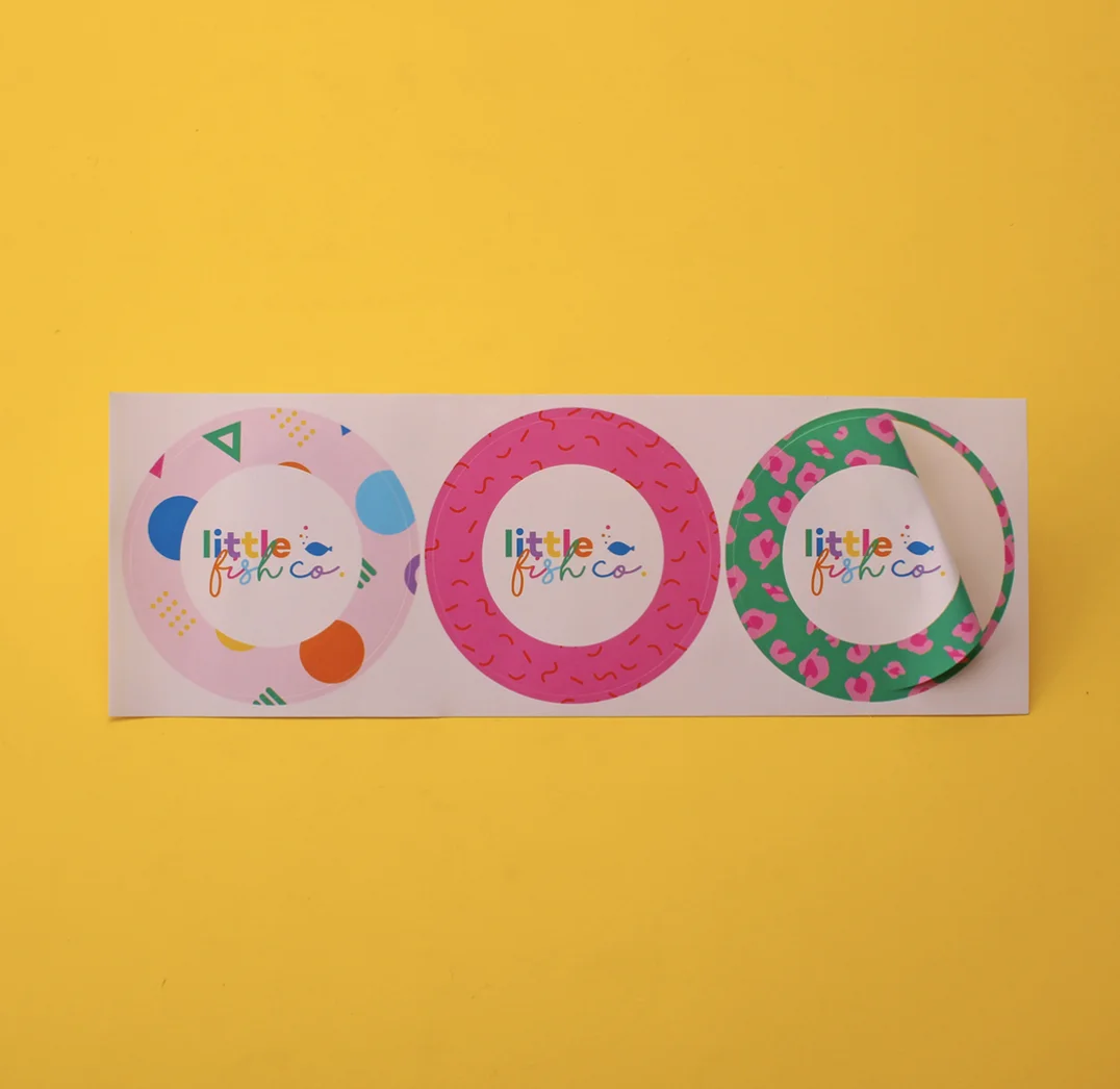 Custom logo UV Resist Printing Waterproof Durable White Vinyl PVC Self-Adhesive Die Cut Customized Logo Sticker Custom Stickers