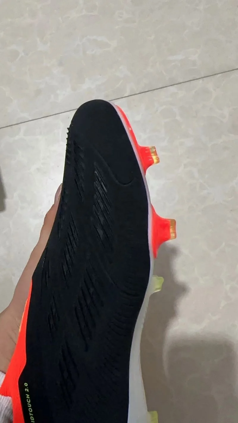 2024 Wholesale Factory New Brand Mens Boots Predator Accuracy+ Fg Soccer Shoes Football Cleats Cheap Football Soccer Shoes