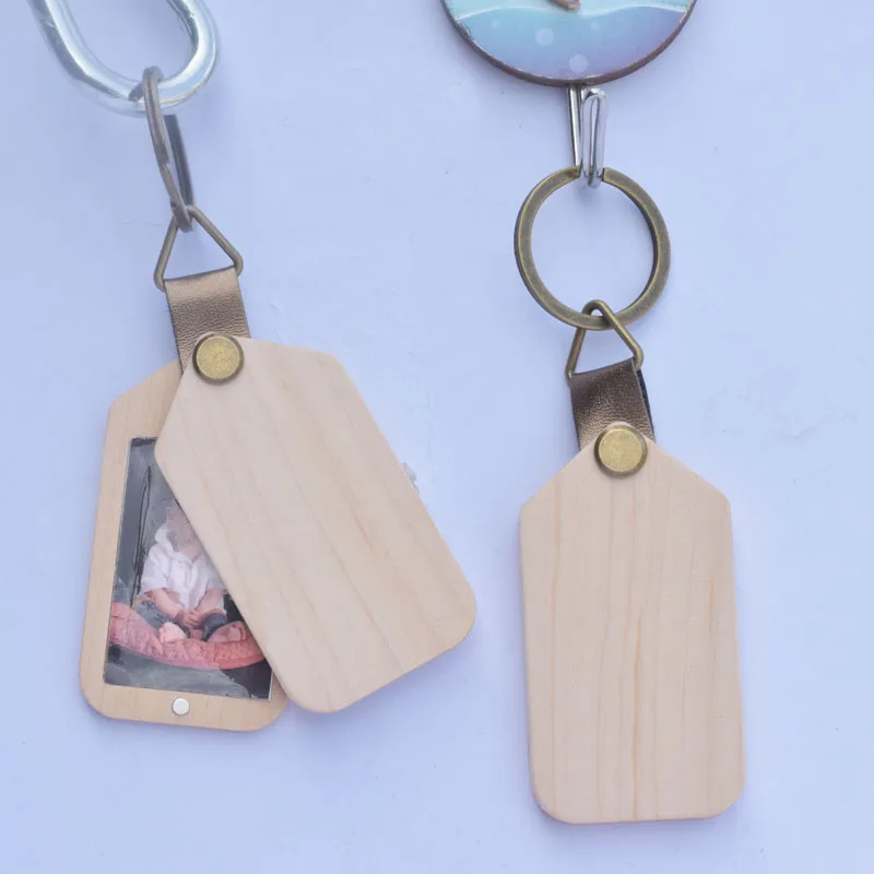 Manufacturer Wholesale Creative Solid Wooden Wood Keychain Photo Key chain Family keychain Walnut Wood Gift