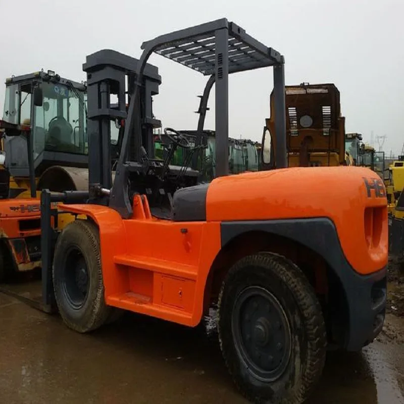 Selling second-hand Heli forklifts at a low price a Chinese brand