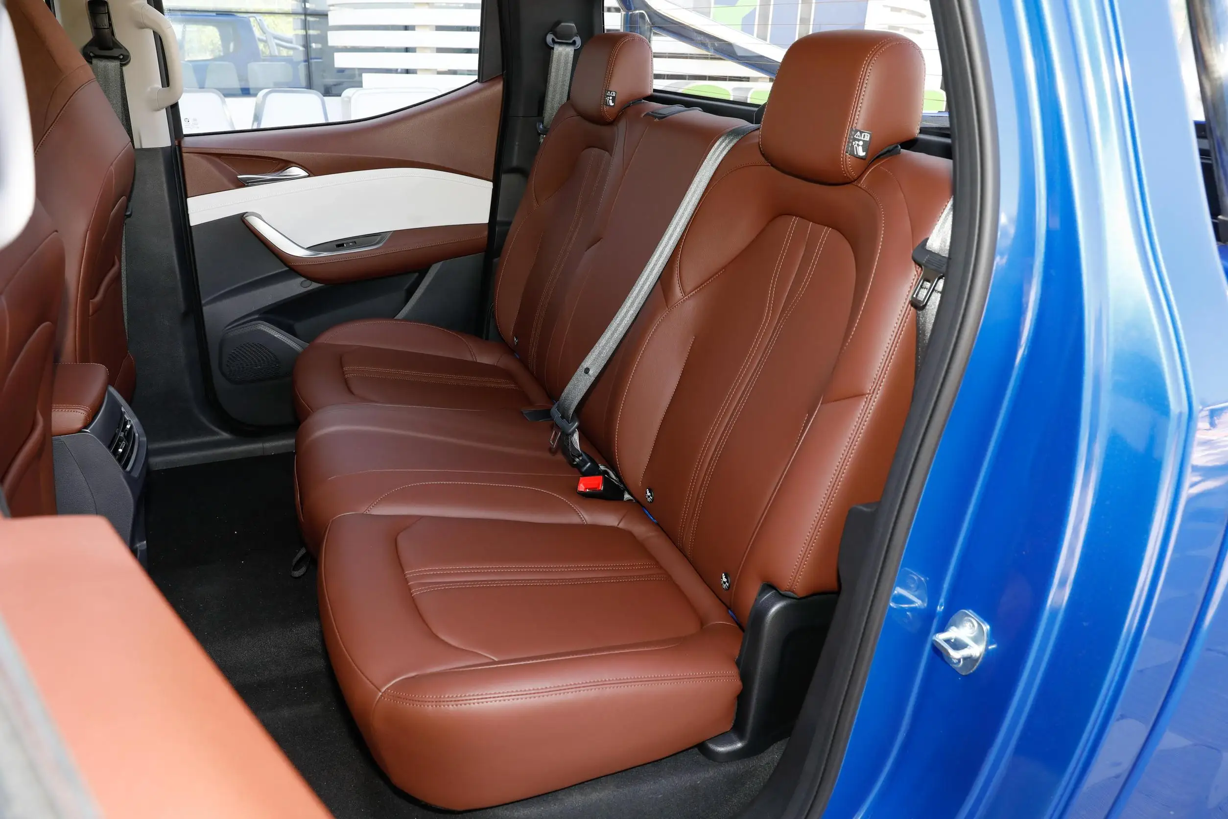 0km Used Cars 4wd 4x4 Offroad diesel Engines Luxury Chinese Pickup Trucks New for Saic Motor Maxus Xingji H