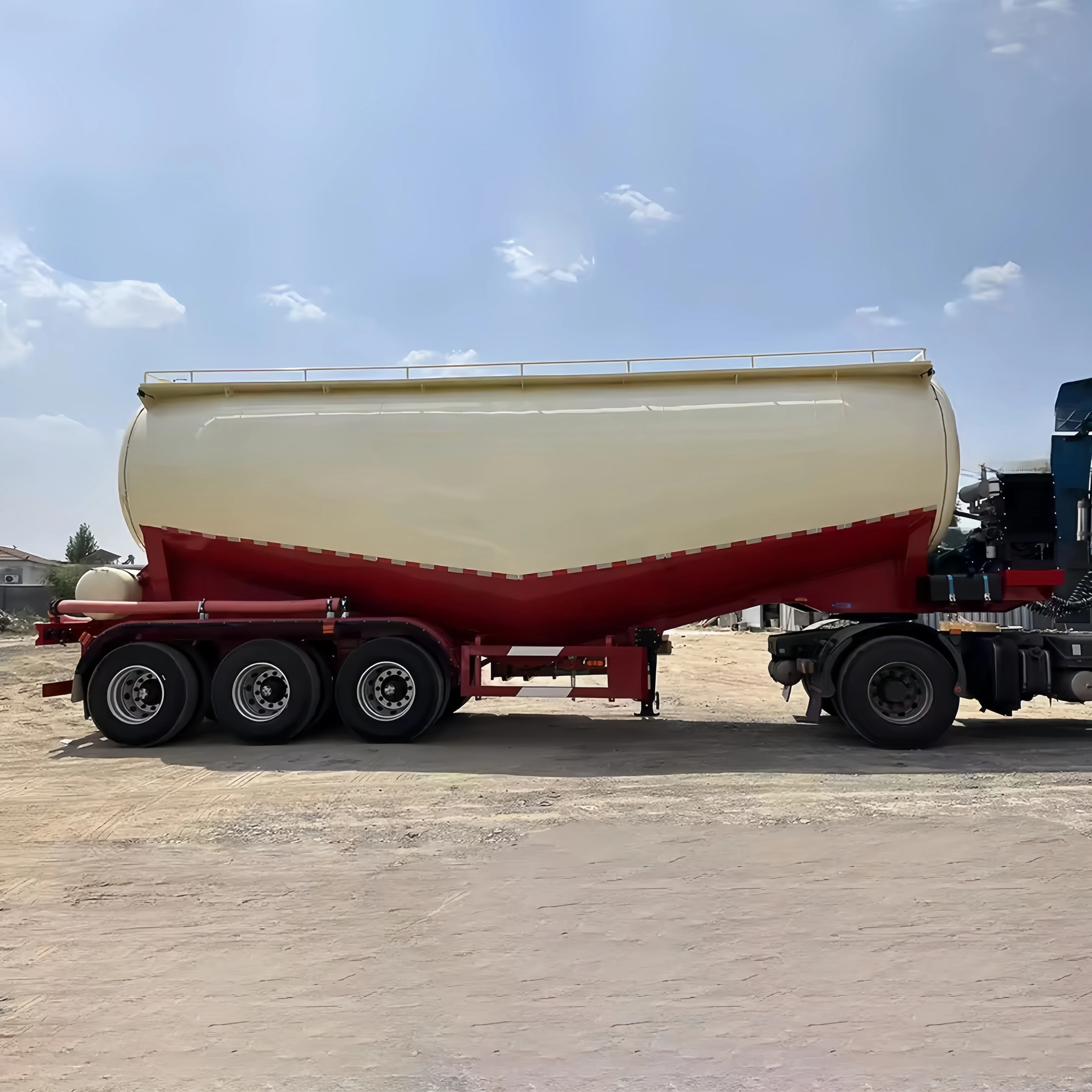 3/4/5 Axle Powder Silo Bulk Trailer 35/45/50 cbm Dry Bulk Cement Semi Trailer Powder Material Transport Tanker For Sale