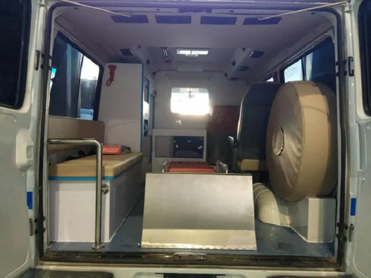 
4x4 Hospital ambulance vehicle Off-road ambulance 