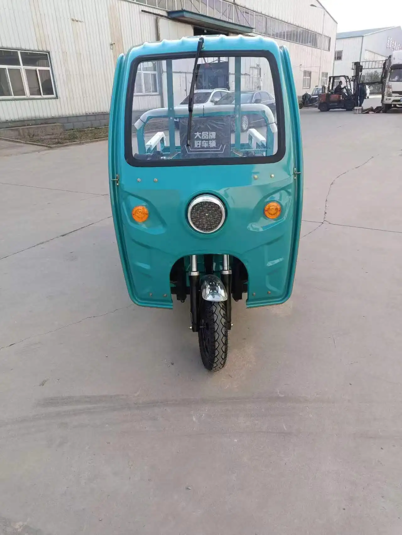 Semi-closed hauling semi-top load Electric motorcycle cargo three-wheeled car electric tricycle