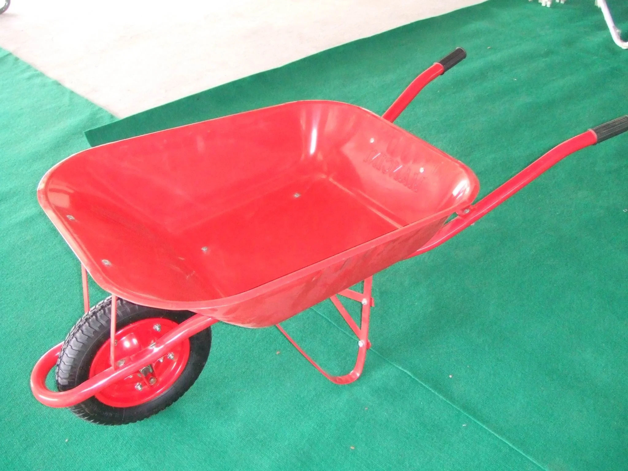 High quality  wheelbarrow  WB6500 with solid wheel  Middle East market