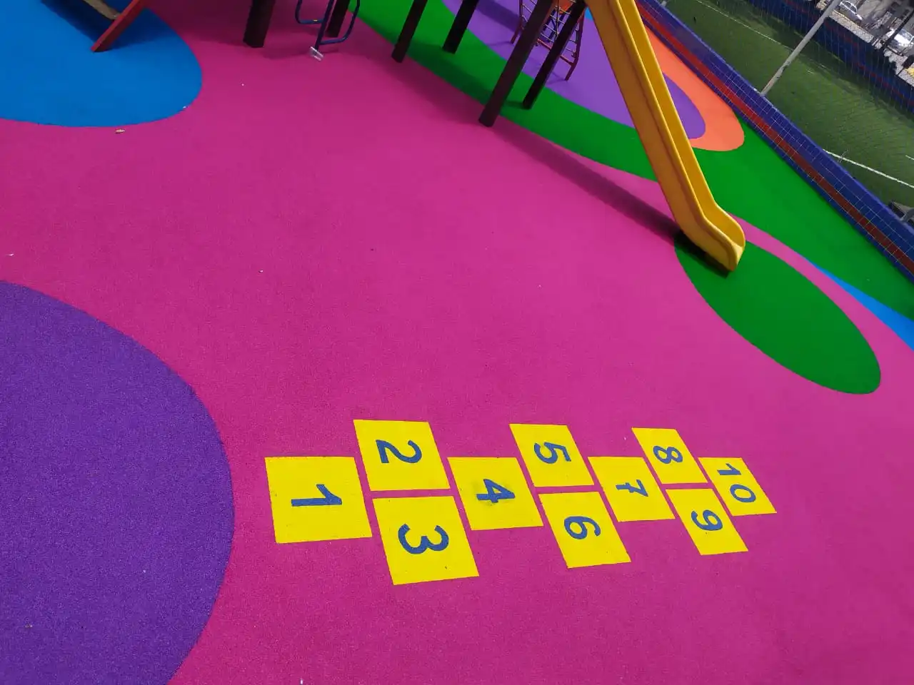 UV stable seamless epdm rubber granules for playground rubber flooring