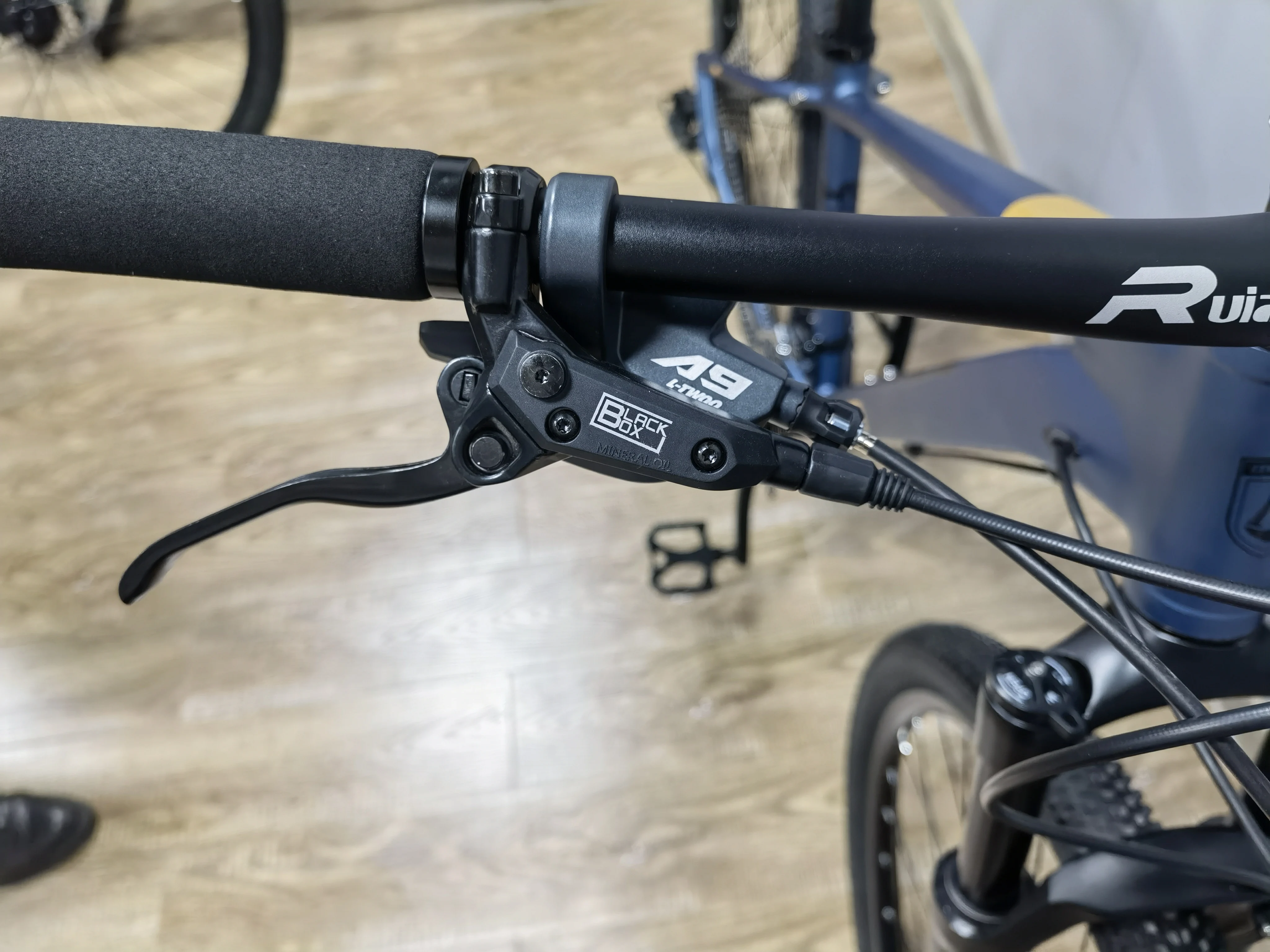 2023 MTBGOO High end 27.5 inch spokes wheels hydraulic disc brakes 12 speed suspension front fork mountain bike