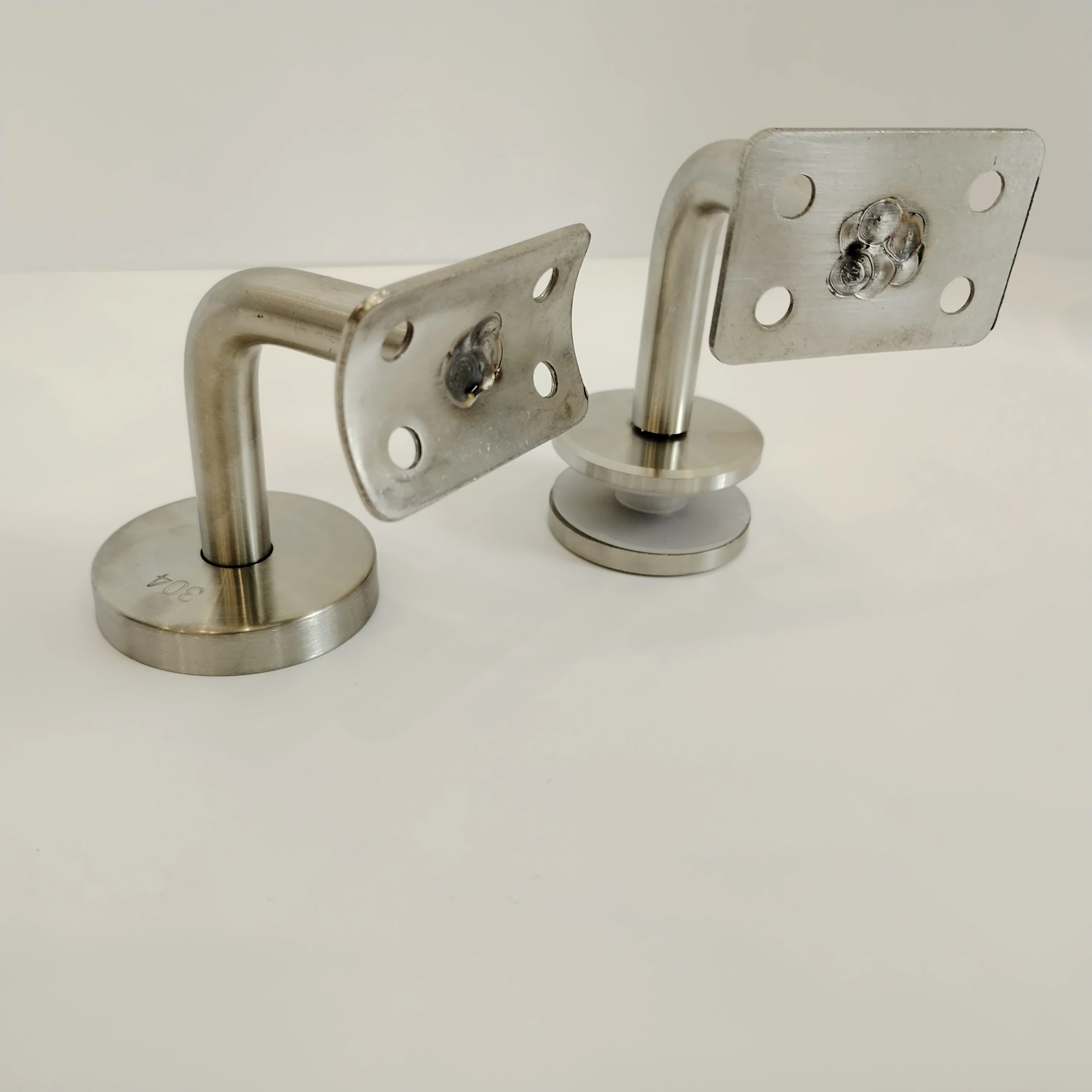 Wholesale Stainless zinc Handrail Bracket With 90 Degree Wall Mount Angle Bracket Radiused Top Railing Holder