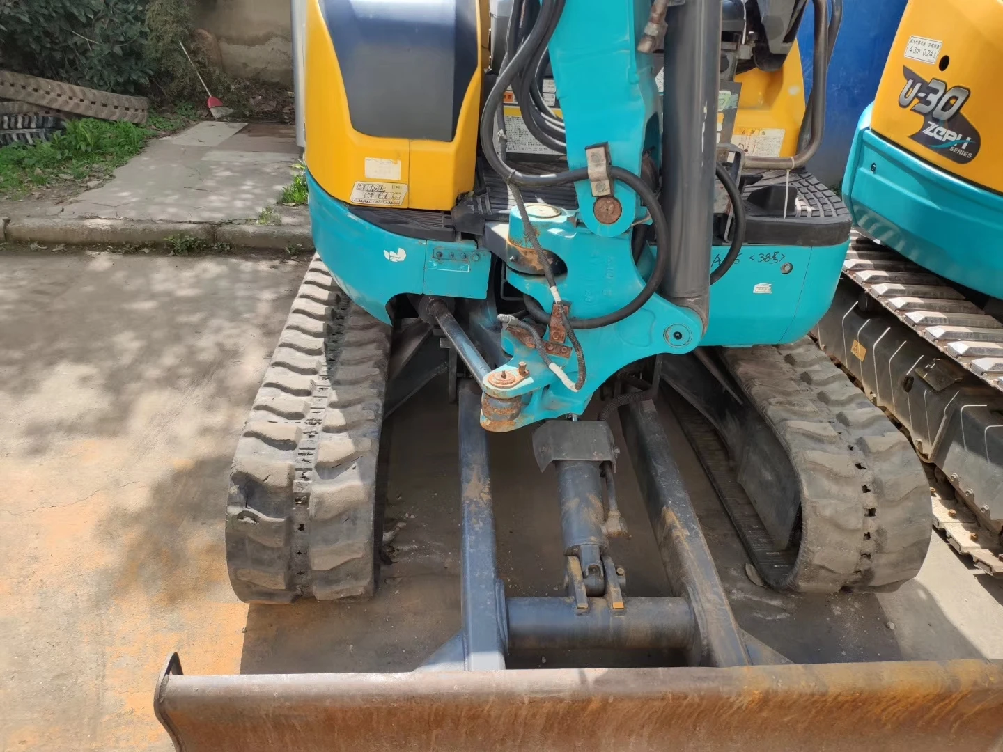 Япония дешевая цена Хорошее состояние мини-экскаватор б/у Kubota U30Excavator гусеничный для продажи экскаватор kubota