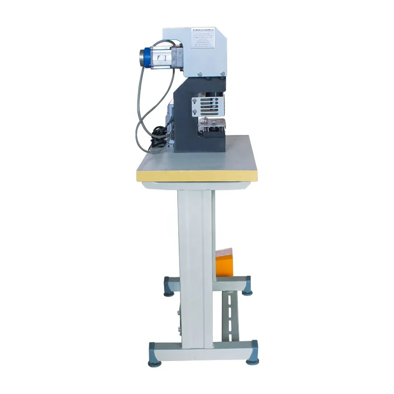 Штамповочная машина с одной головкой для различных тканей