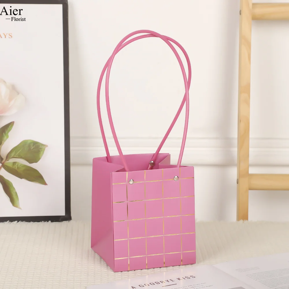 Aierflorist водонепроницаемая золотая линия блестящая пластиковая труба с тиснением Цветочная подарочная упаковка Сумка принтом для букета