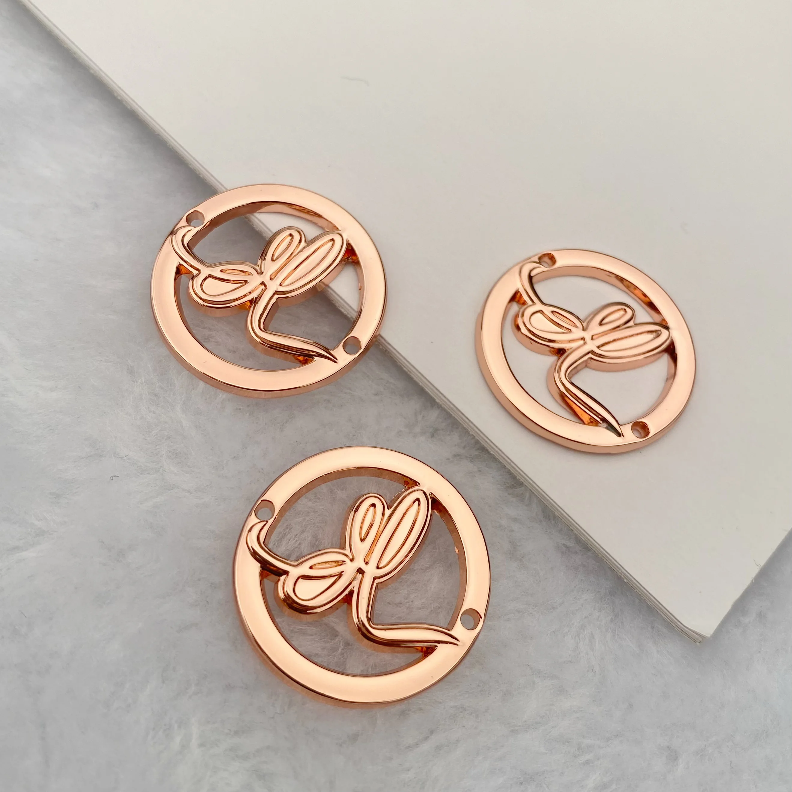 custom metal logo round metal plate with brand logo for scarves,clothing