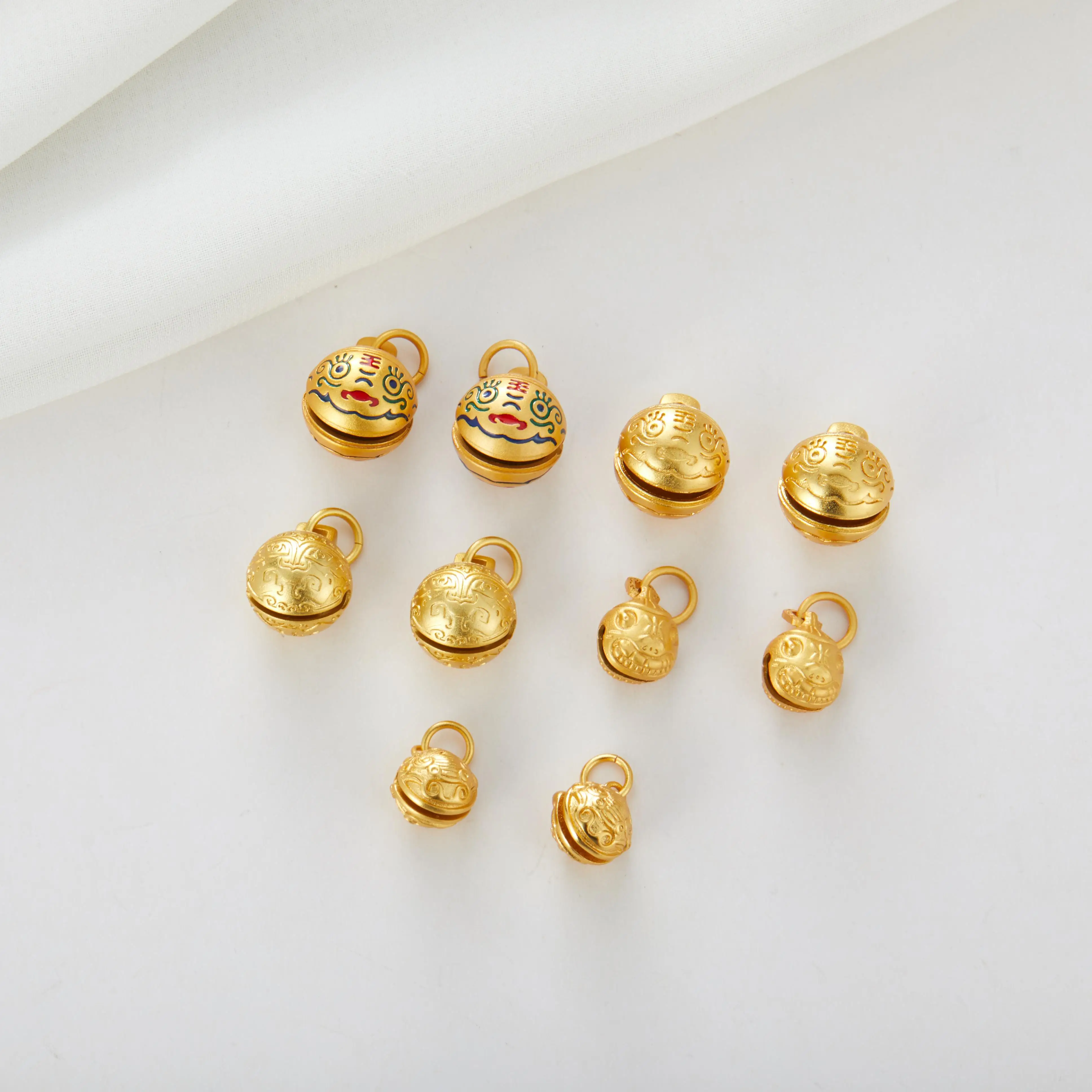 Ancient sand gold bell can ring gold swallowing beast bell tiger head bell string hydrangea pendant string accessories