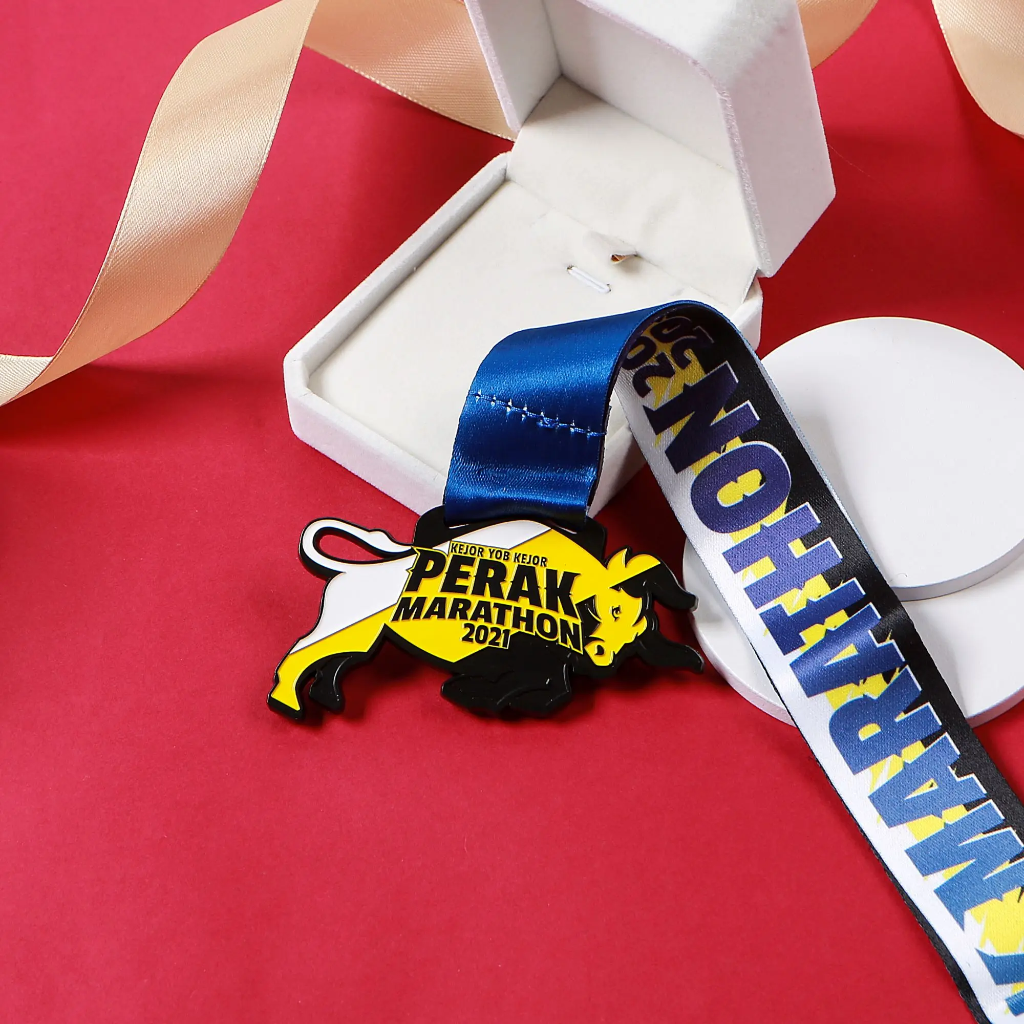 Individualized Kickboxing Tin Puzzle Medals UV and Offset Printing for Corporate Awards and Gifts