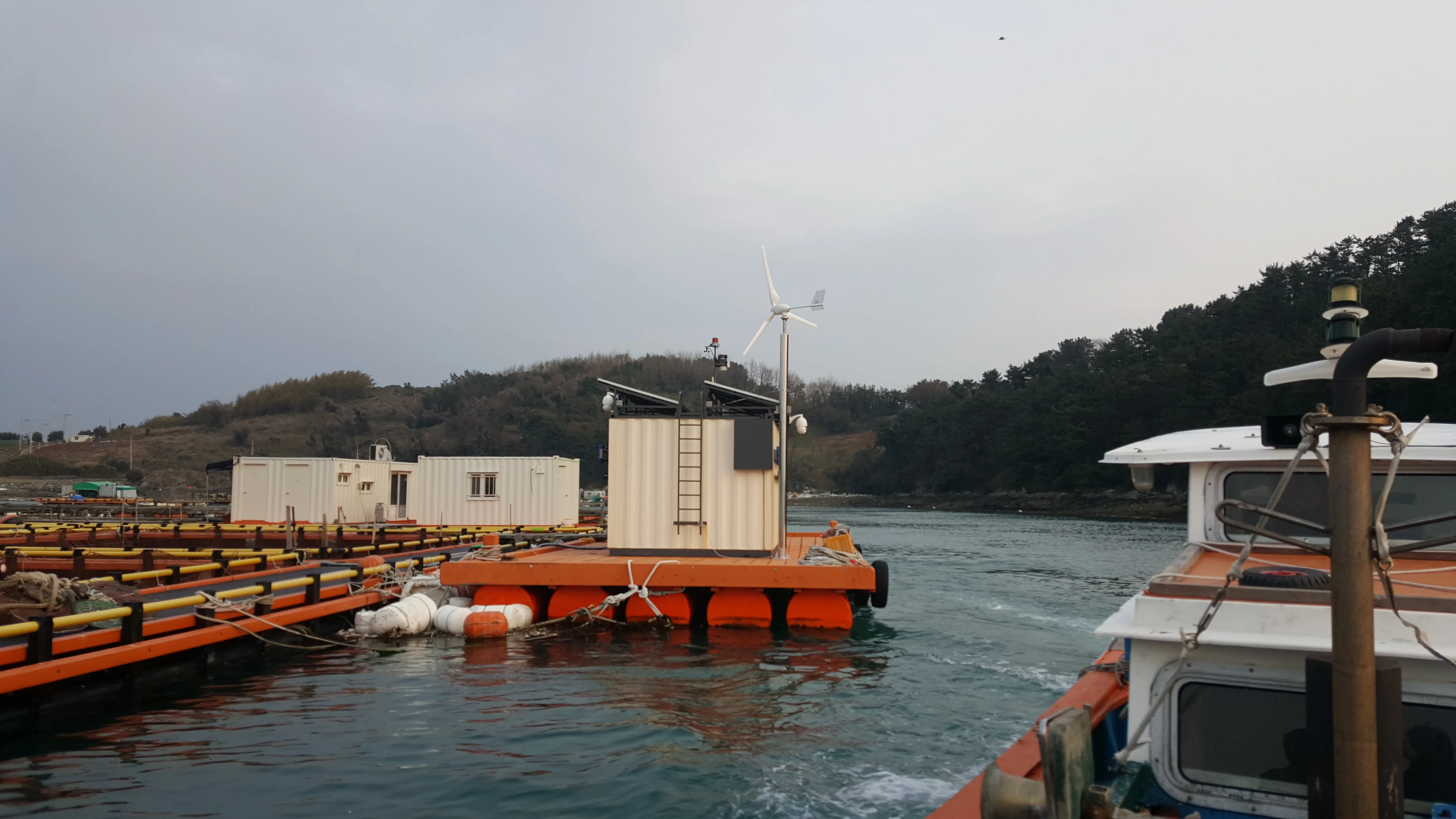 Manufacturer Good Price Horizontal Axis 1kw Wind Turbine 24/48v Wind Generator for Home Use Hot Sale