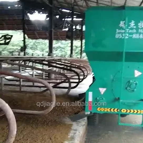 High grade cow farm equipment bedding machine cow manure dung sawdust sand chopped straw lime spreader for dairy farm