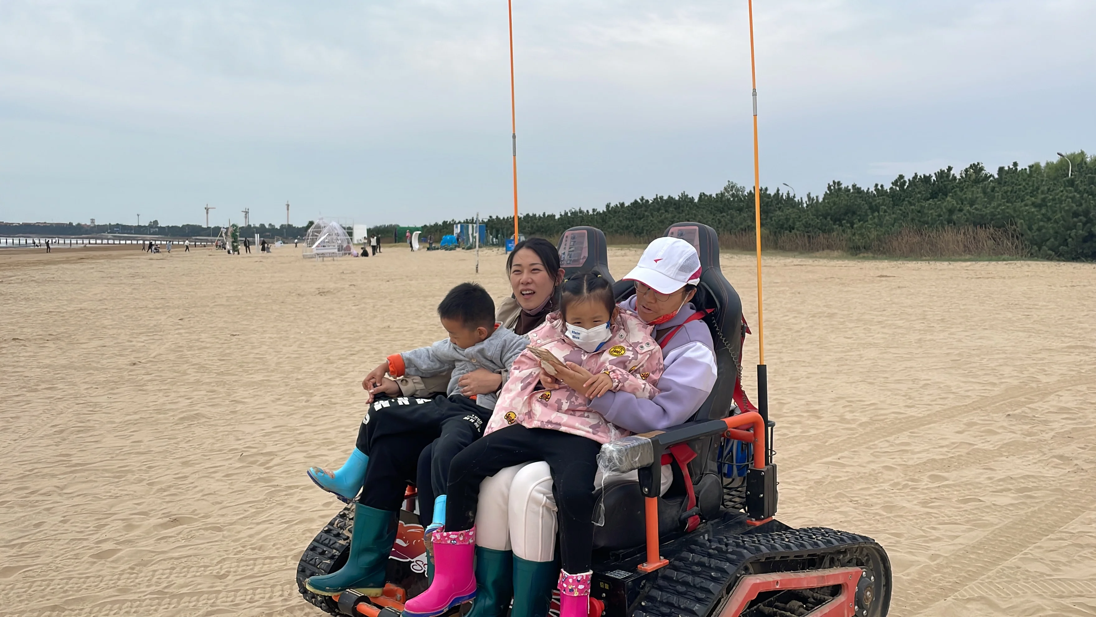 New Condition Rubber Crawler Beach Buggy Car Recreational Vehicle with Triangle Rubber Tracked System Retail Manufacturing Plant