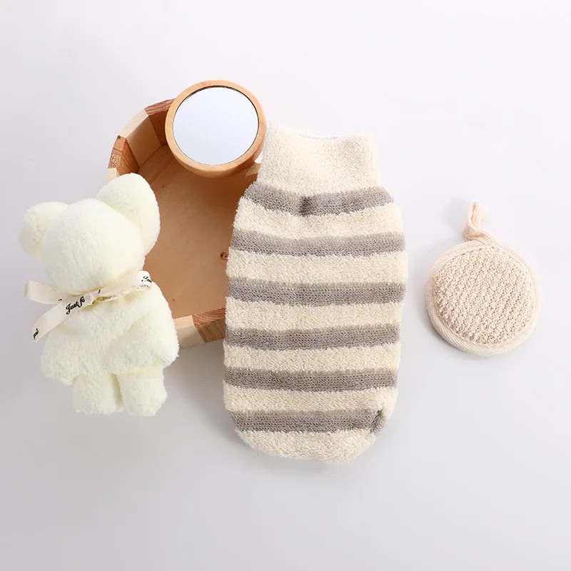 Natural Environmental friendly Wooden Bucket-packed Spa Set with wooden mirror bath glove face cleaning pad and bear towel