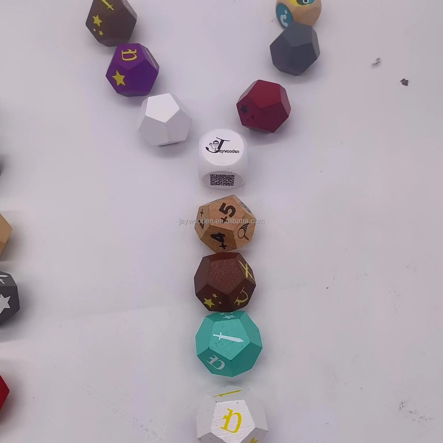 Custom Logo 16mm Wooden Craft D20 Black Polyhedral Adult Games Dice Set 6 Sided Square Cornered Colored Crafts