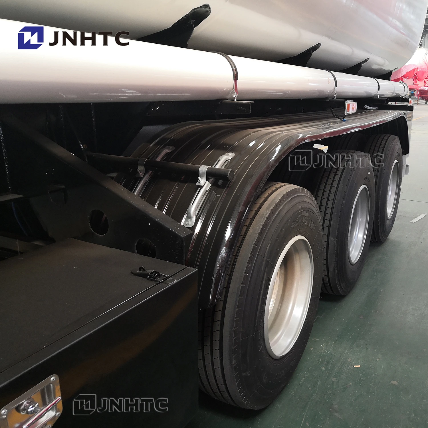 Factory supply 50000Liters three axles Carbon Steel 50cbm Oil Tank Fuel Tanker Semi Truck Trailer with Adr