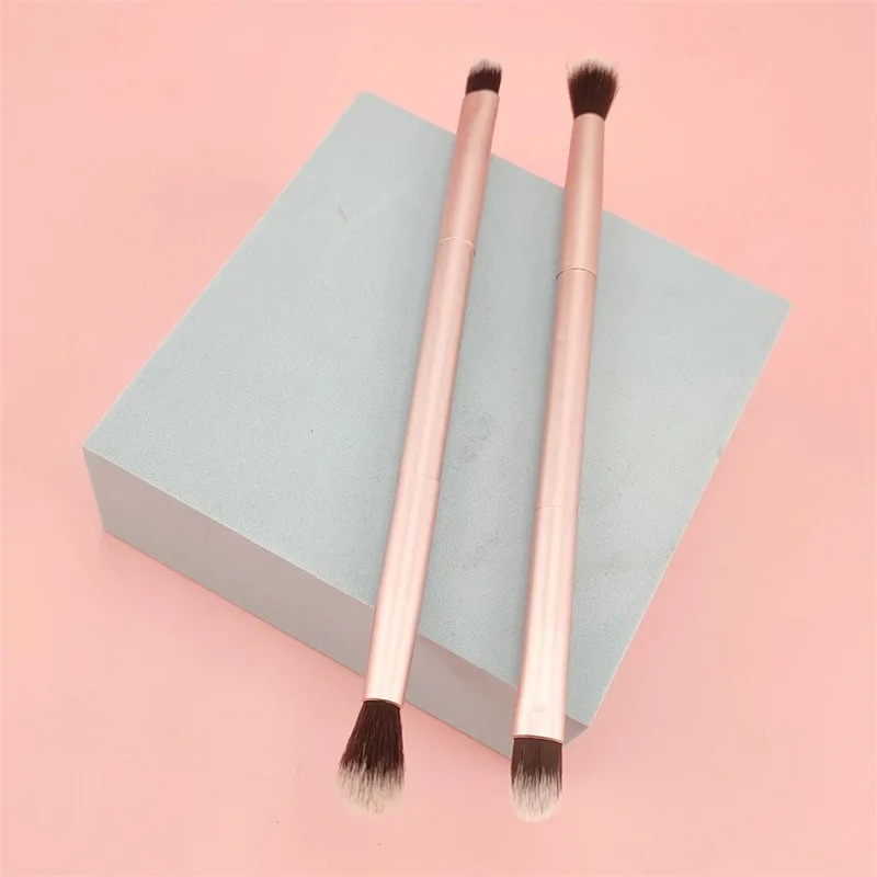 2024 Hot Multi-function Double Tail Eyeshadow Makeup Brush Custom Logo Champagne Gold Eyeshadow Makeup Brush