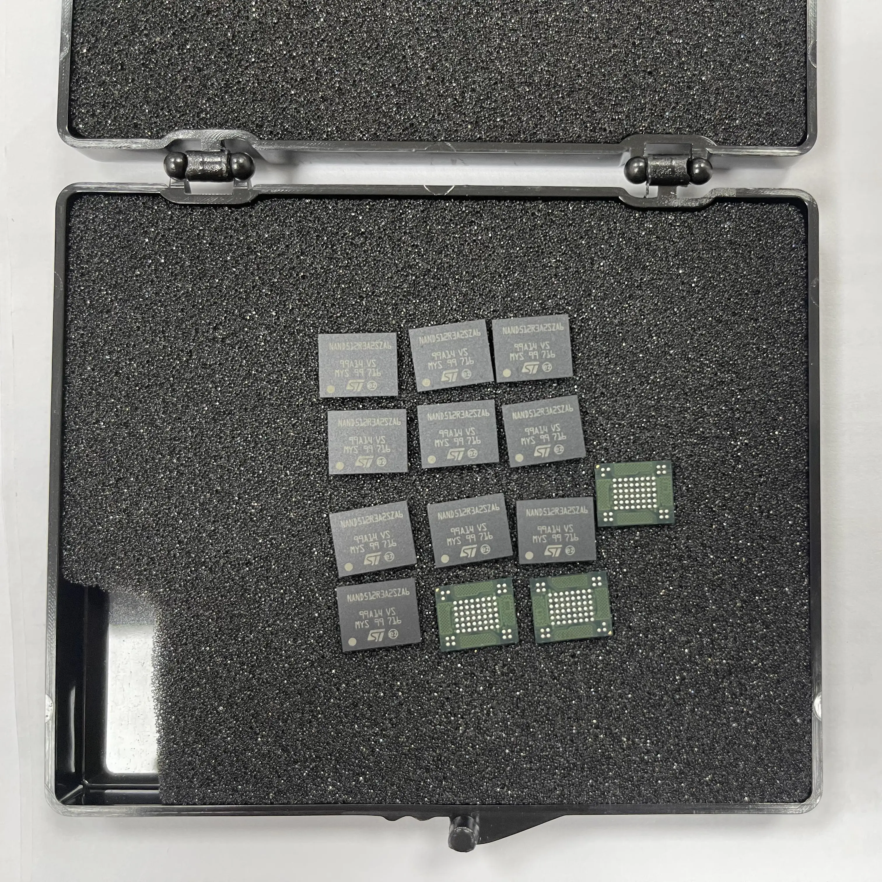 Новый оригинальный NAND512R3A2SZA6E Микронная вспышка-NAND памяти IC 512 Мбит параллельные 50 ns 63-VFBGA чипы электронные компоненты в наличии