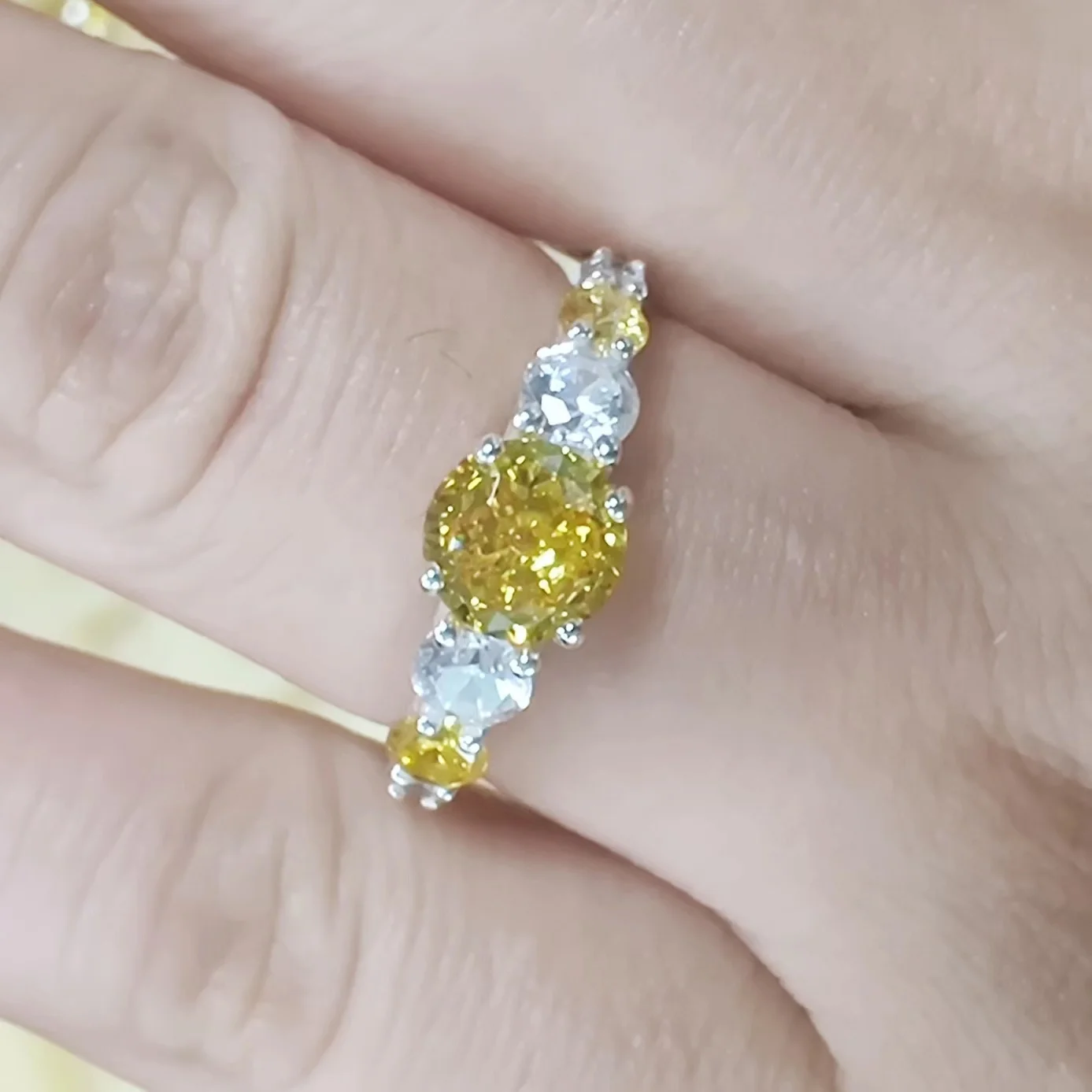 Fine Jewelry Brilliant Cut Silver 925silver Graduated CZ Canary Solitaire Promise Rings For Women