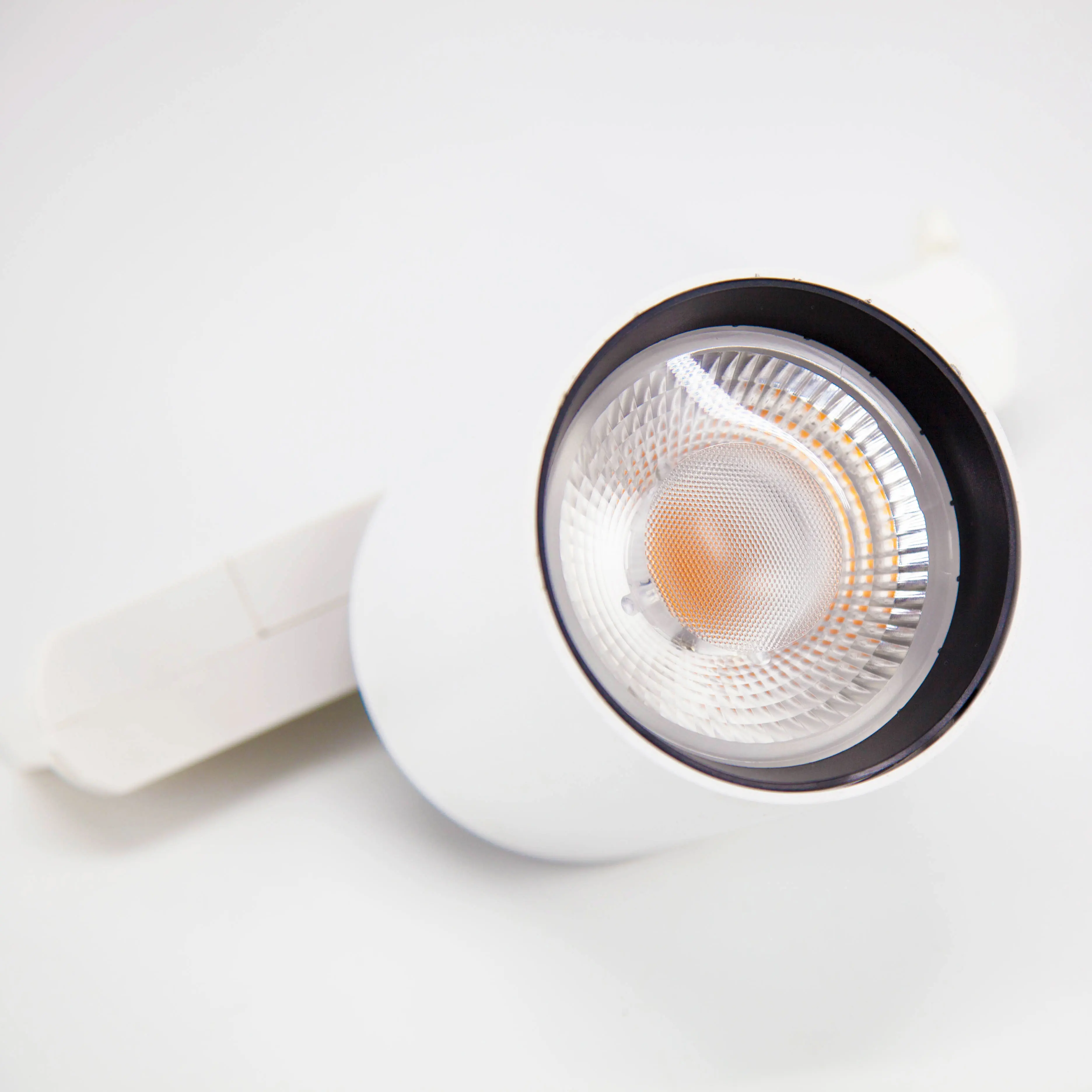 Lead time 7 days 30w led track lights IP20 track spotlights 3 phase 4 wires track lighting for retail shops