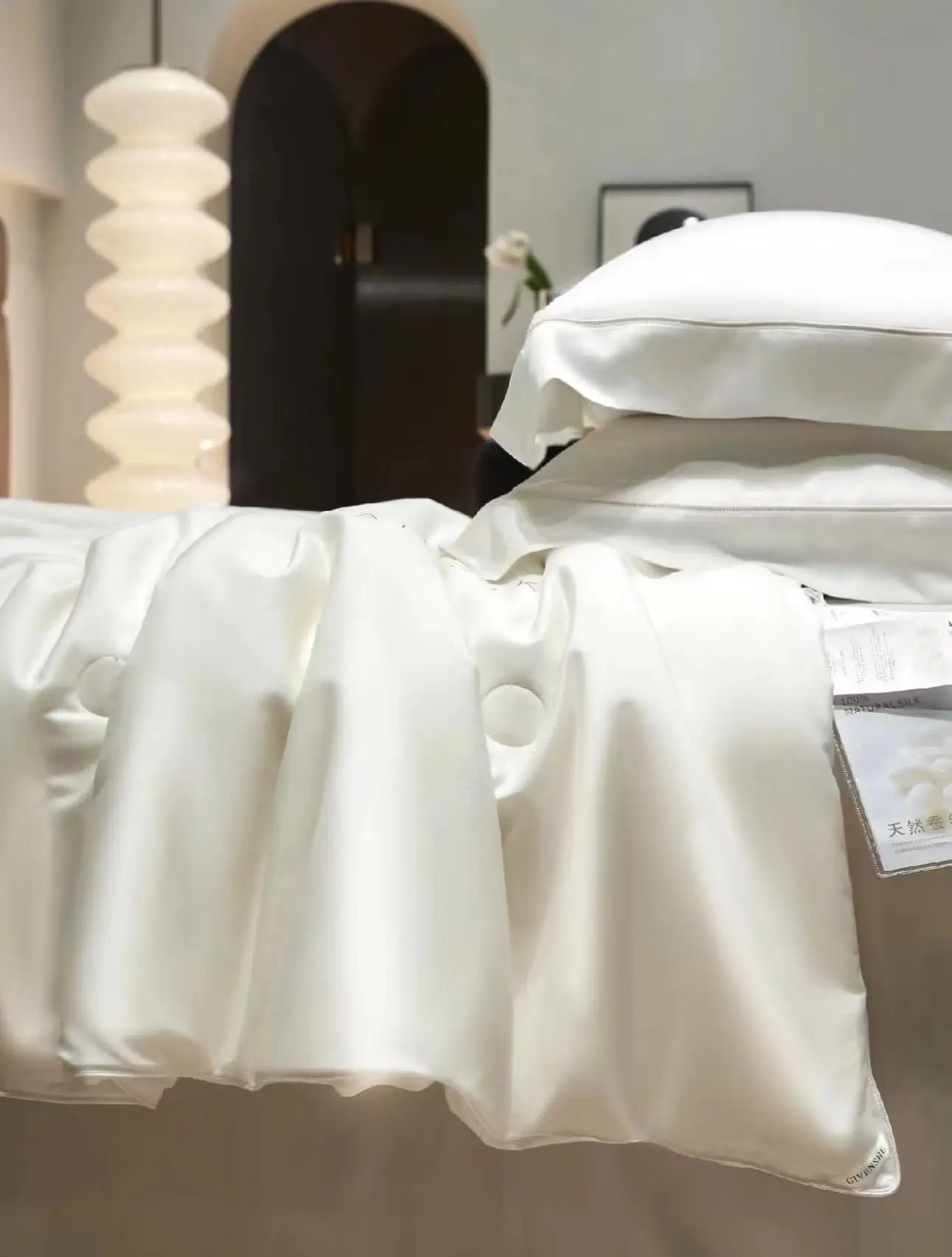 High-grade pure cotton silk is double palace cocoon long silk silkworm silk is cool in summer and thickened in autumn quilt