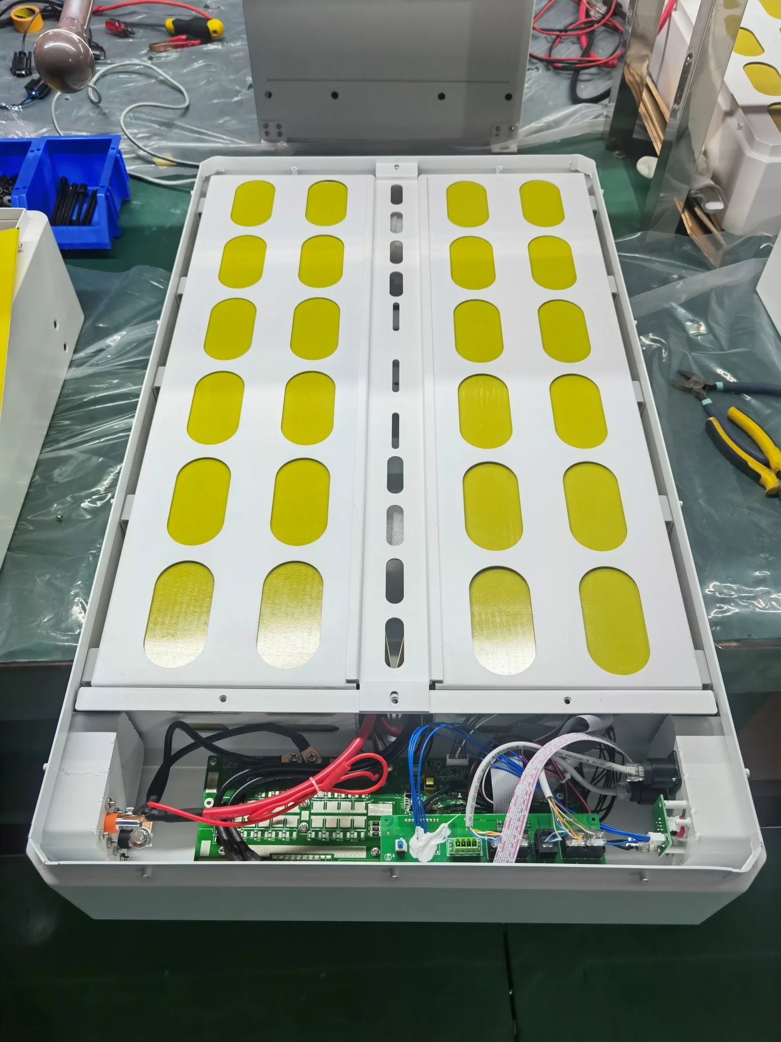 Eitai Deep Cycle Battery 51.2V 200Ah Mounting Lithium Ion Battery For Home Storage Systems