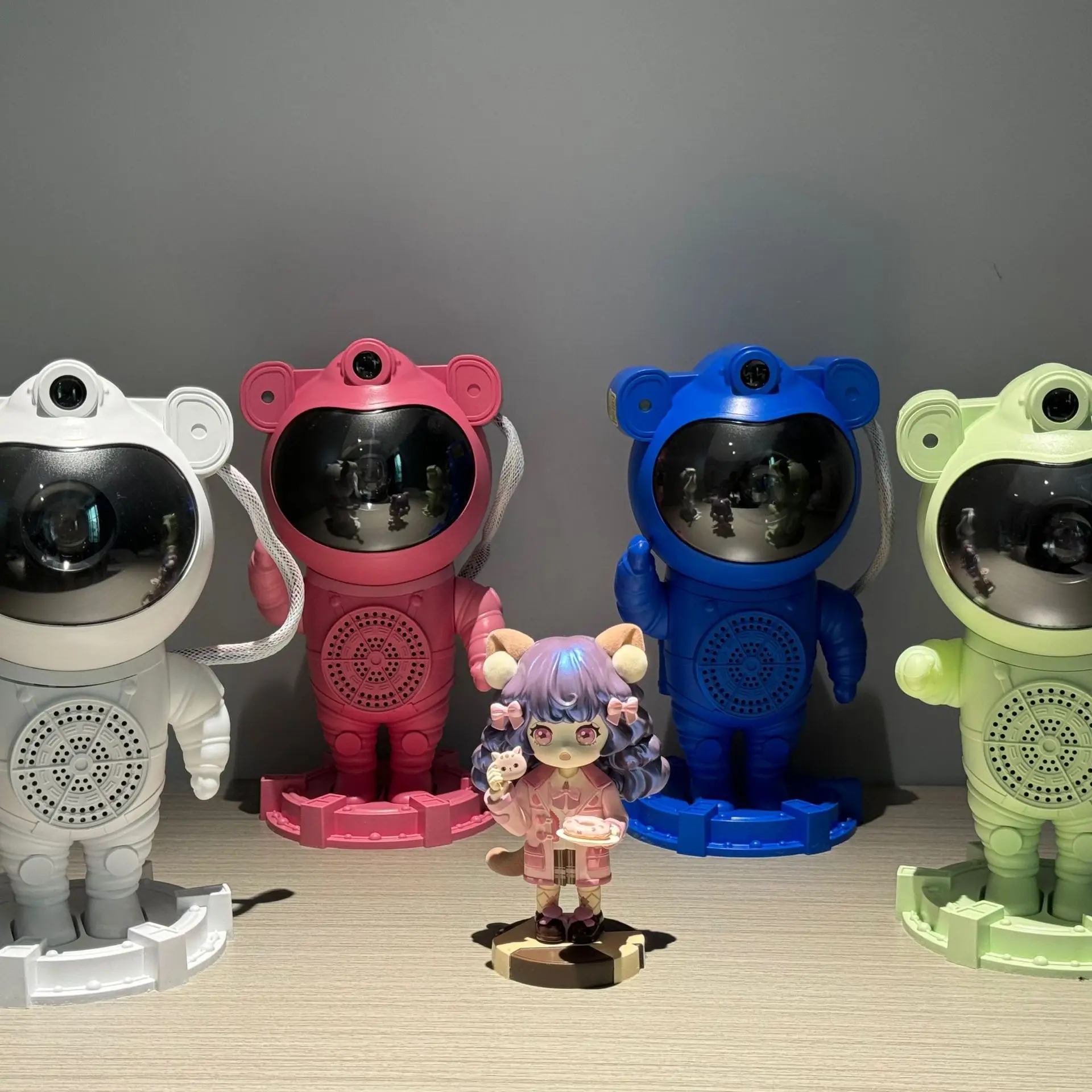 LED Astronaut Projector Lamp Star Galaxy Bedroom Atmosphere Light Bluetooth Speaker With Remote Control For Decoration Ornament